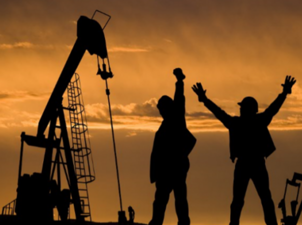 原油价格突破7年新高 2022年几大因素或使油价指向100美元
